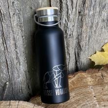 schwarze Trinkflasche aus Alu mit Holzdeckel